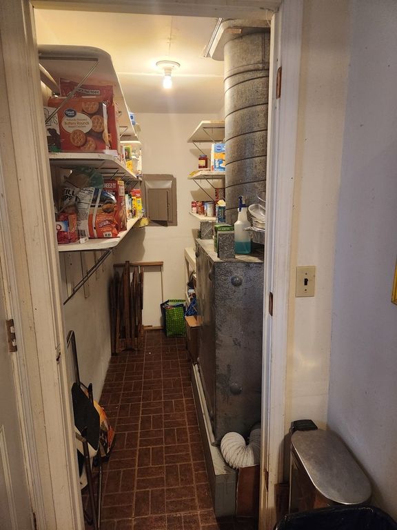 Image 10 of property listing at 1412 Holly Street, Centralia, IL 62801