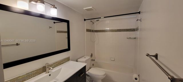 3469 NW 44th Street 103, Oakland Park, FL 33309