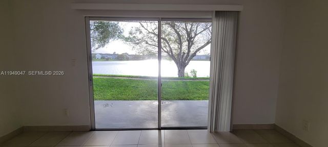 3469 NW 44th Street 103, Oakland Park, FL 33309