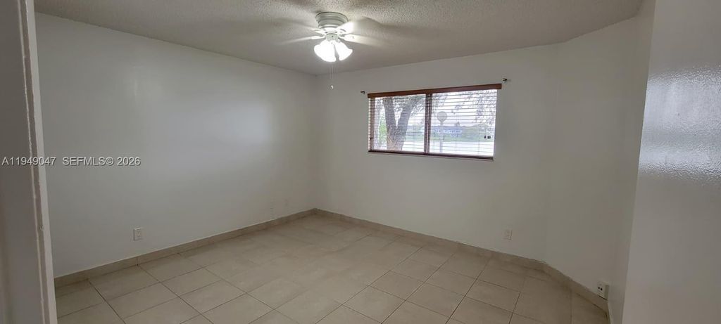 3469 NW 44th Street 103, Oakland Park, FL 33309
