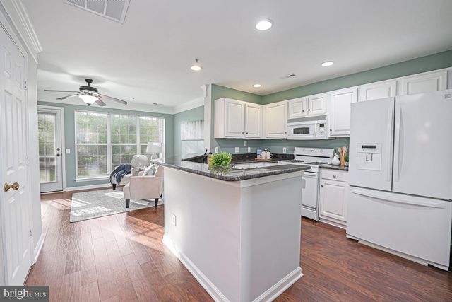 46964 COURTYARD SQ, Sterling, VA 20164