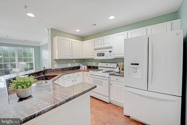 46964 COURTYARD SQ, Sterling, VA 20164
