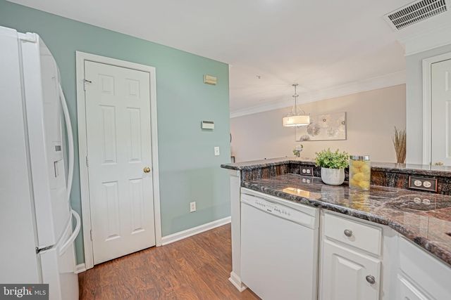 46964 COURTYARD SQ, Sterling, VA 20164