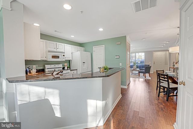 46964 COURTYARD SQ, Sterling, VA 20164