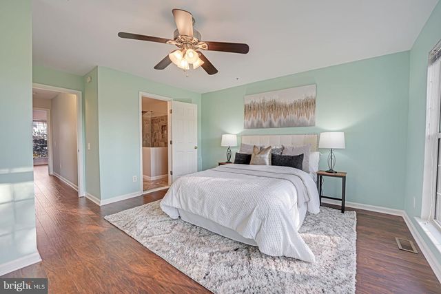46964 COURTYARD SQ, Sterling, VA 20164