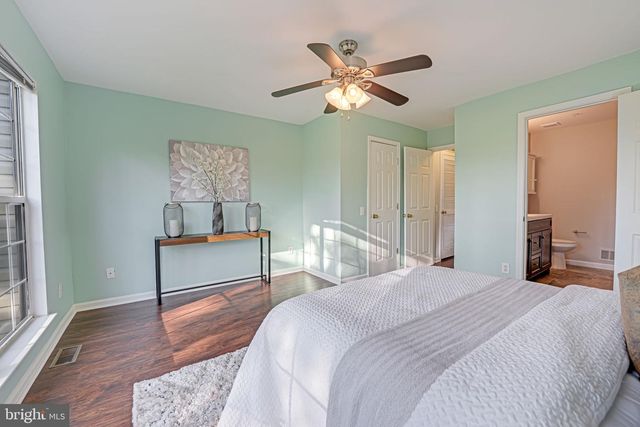 46964 COURTYARD SQ, Sterling, VA 20164