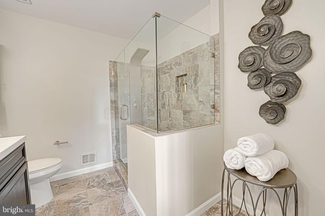 46964 COURTYARD SQ, Sterling, VA 20164