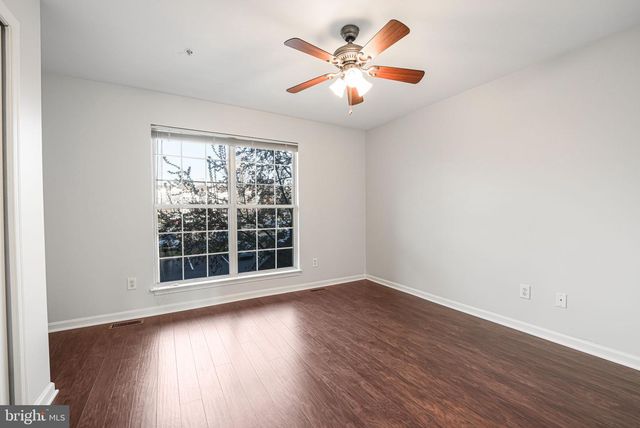 46964 COURTYARD SQ, Sterling, VA 20164