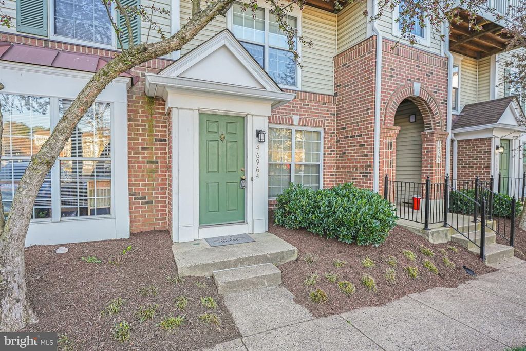 46964 COURTYARD SQ, Sterling, VA 20164