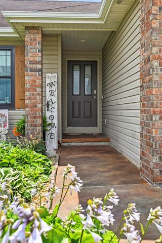710 W Lexington Circle, Clever, MO 65631