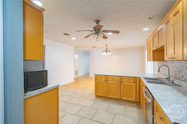 17 Oxford Court, Savannah, GA 31419