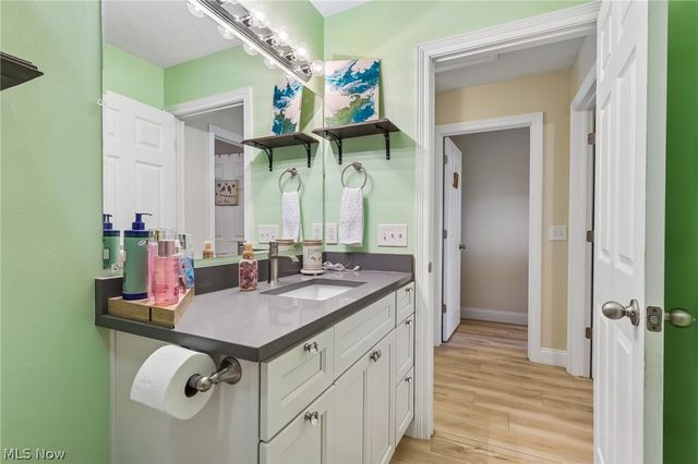 8 Oakwood Boulevard, Painesville Twp, OH 44077