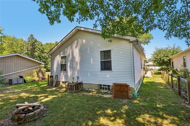 8 Oakwood Boulevard, Painesville Twp, OH 44077