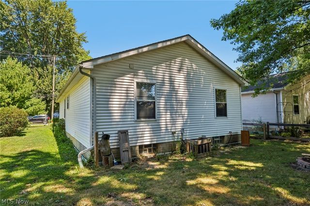 8 Oakwood Boulevard, Painesville Twp, OH 44077