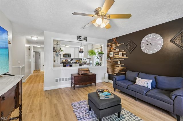 8 Oakwood Boulevard, Painesville Twp, OH 44077