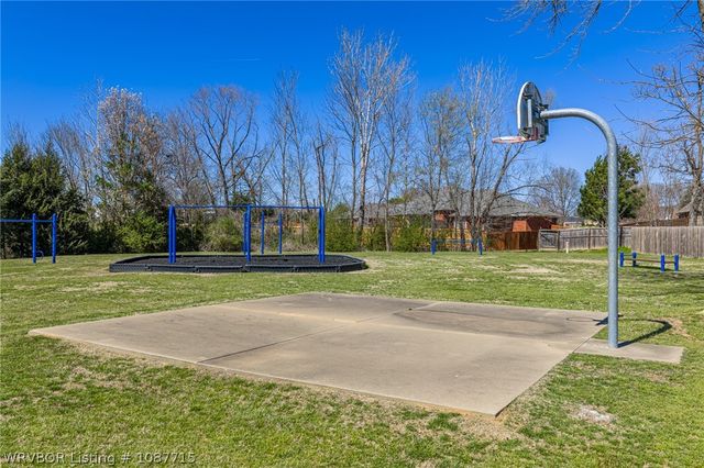 1606 Crystal Court, Fort Smith, AR 72916