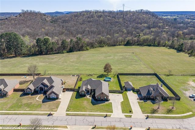 1606 Crystal Court, Fort Smith, AR 72916