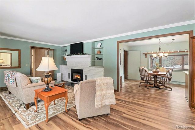 1660 Giddings Road, Pontiac, MI 48340