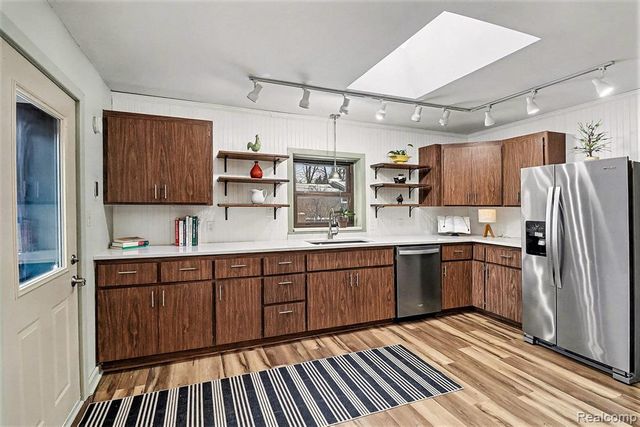 1660 Giddings Road, Pontiac, MI 48340