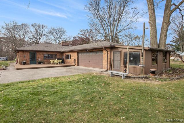 1660 Giddings Road, Pontiac, MI 48340