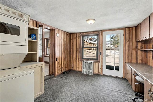 1660 Giddings Road, Pontiac, MI 48340