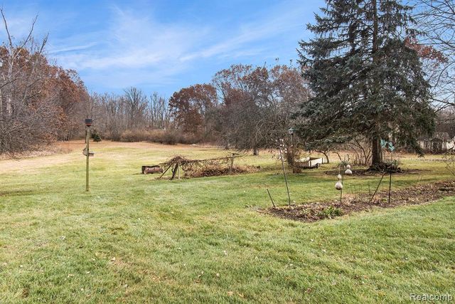 1660 Giddings Road, Pontiac, MI 48340