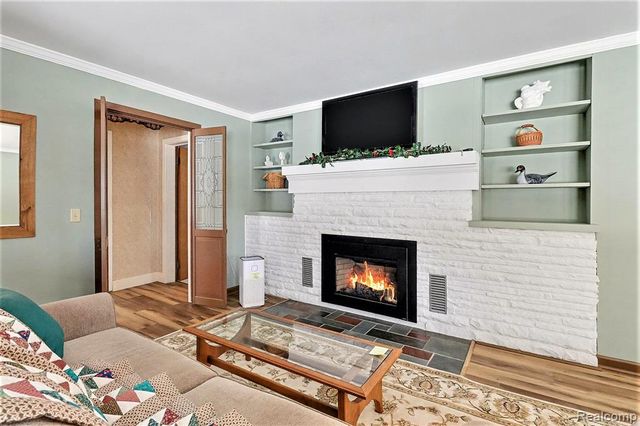 1660 Giddings Road, Pontiac, MI 48340