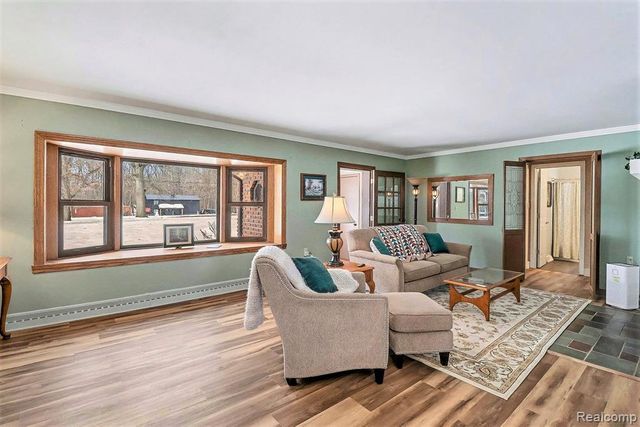 1660 Giddings Road, Pontiac, MI 48340