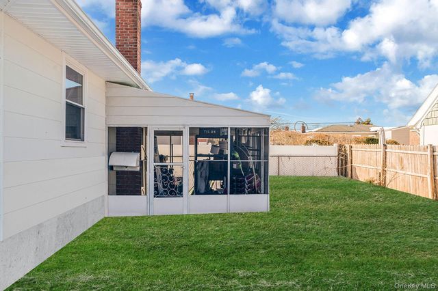 221 Amsterdam Avenue, West Babylon, NY 11704