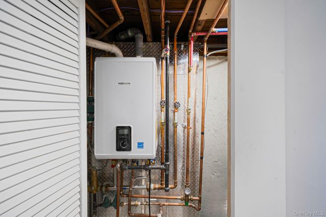 221 Amsterdam Avenue, West Babylon, NY 11704