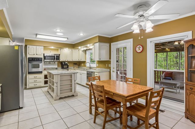 1912 Graceland Dr, Goodlettsville, TN 37072