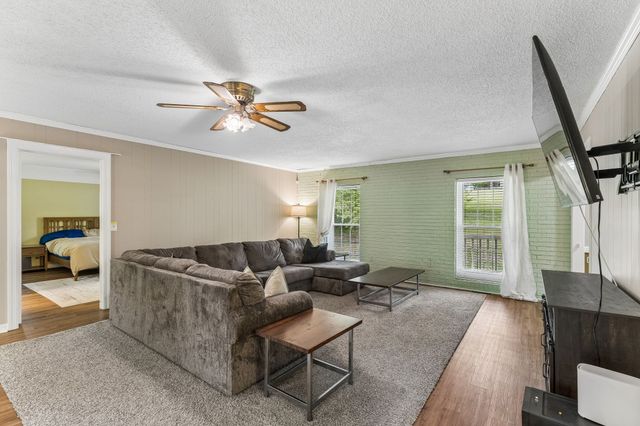 1912 Graceland Dr, Goodlettsville, TN 37072