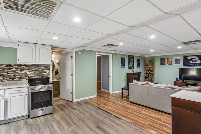 1912 Graceland Dr, Goodlettsville, TN 37072