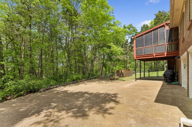 1912 Graceland Dr, Goodlettsville, TN 37072