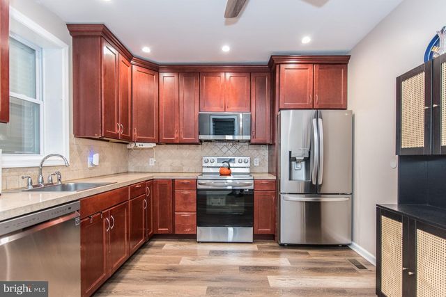 2736 ASH ST, Philadelphia, PA 19137