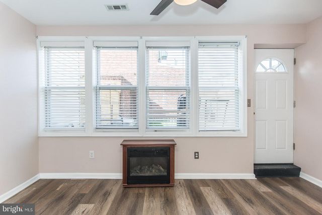 2736 ASH ST, Philadelphia, PA 19137