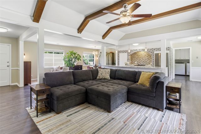 6114 S 69th East Place, Tulsa, OK 74133