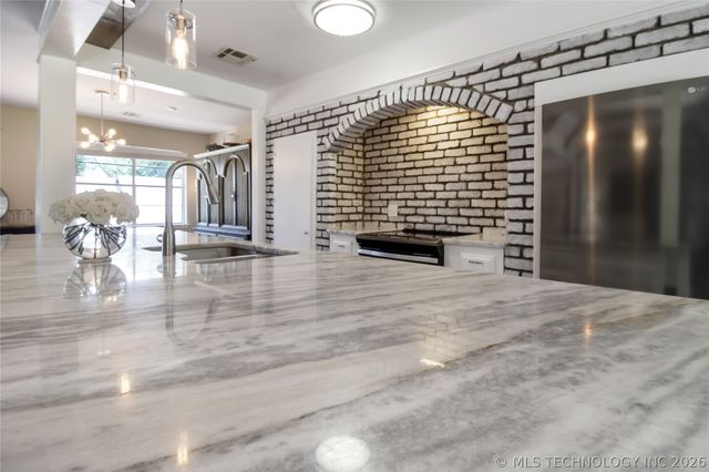 6114 S 69th East Place, Tulsa, OK 74133