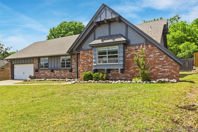 6114 S 69th East Place, Tulsa, OK 74133