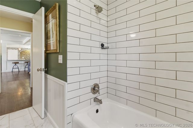 6114 S 69th East Place, Tulsa, OK 74133