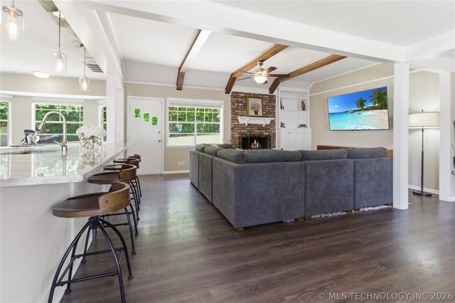 6114 S 69th East Place, Tulsa, OK 74133