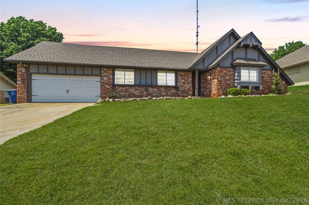 6114 S 69th East Place, Tulsa, OK 74133