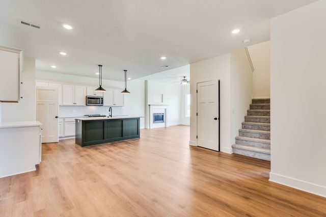 5558 Wandering Way, Maize, KS 67101