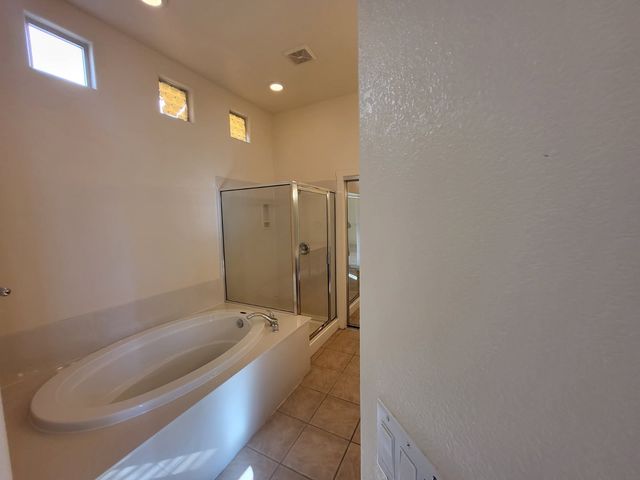 8 BAJADA PL, Santa Fe, NM 87508