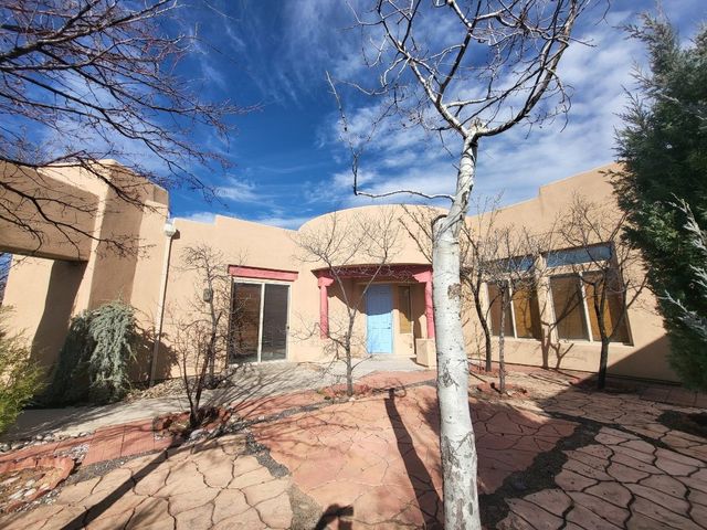 8 BAJADA PL, Santa Fe, NM 87508