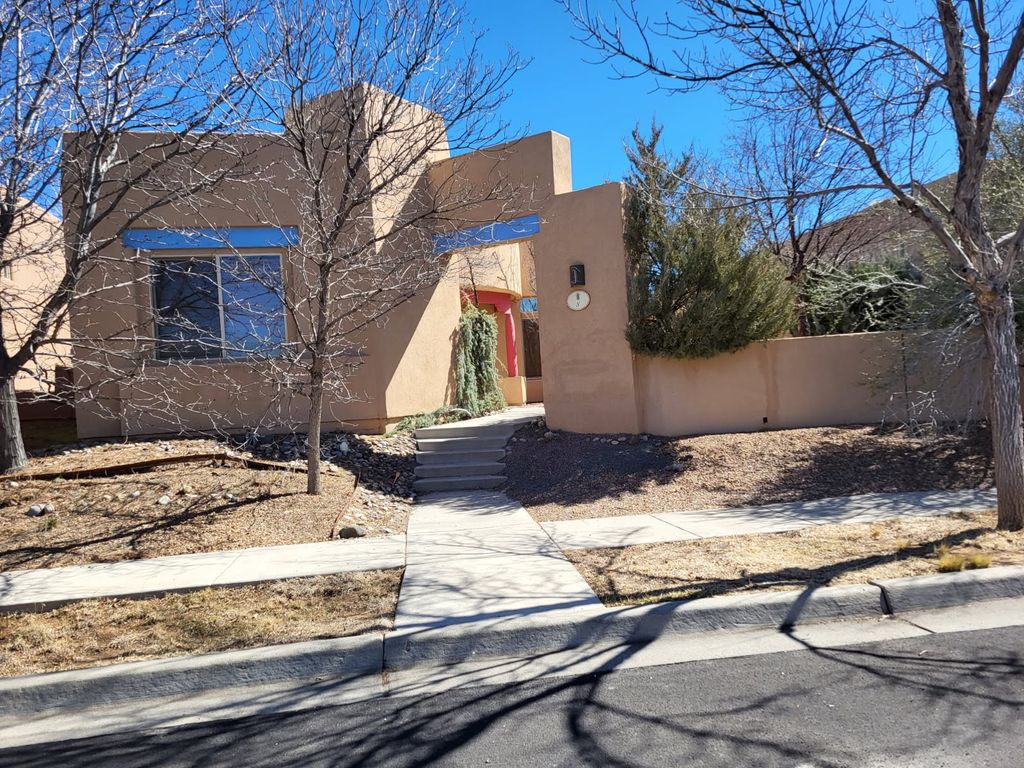 8 BAJADA PL, Santa Fe, NM 87508