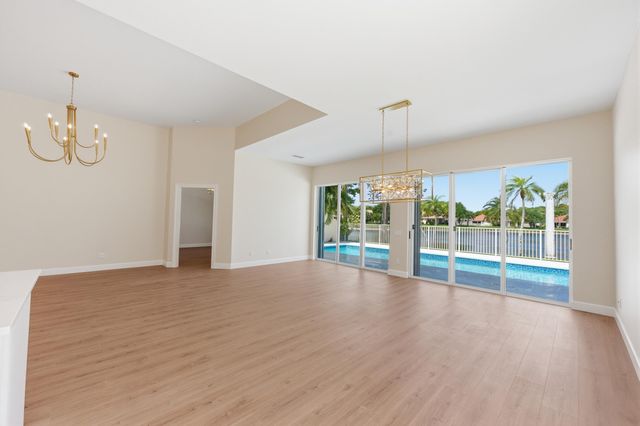 283 Kelsey Park Circle, Palm Beach Gardens, FL 33410