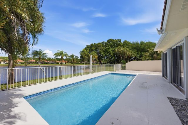 283 Kelsey Park Circle, Palm Beach Gardens, FL 33410