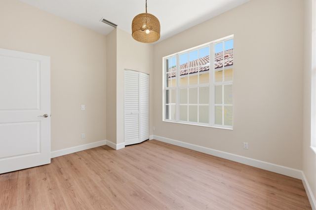 283 Kelsey Park Circle, Palm Beach Gardens, FL 33410