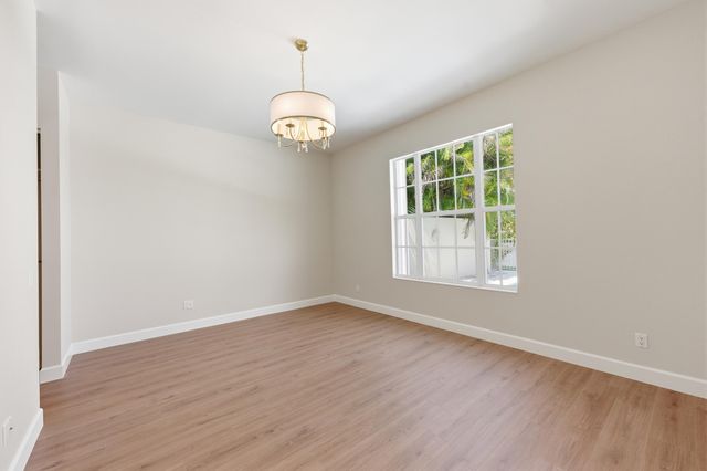 283 Kelsey Park Circle, Palm Beach Gardens, FL 33410